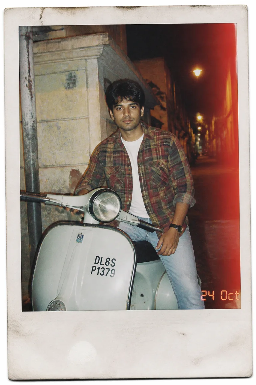 Retro Night Scooter Flash Polaroid AI Photo Prompt – AI se bani photo